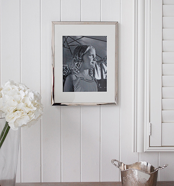 Nickel photo frame for 8x10 photograph with mount wall hung