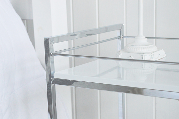 Shelf of the Hasting freestanding shelf unit in white and silver