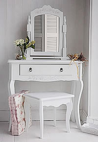 Small Daisy White Dressing Table with  single large drawer