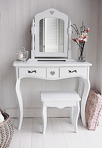 White Cottage Bedroom Furniture