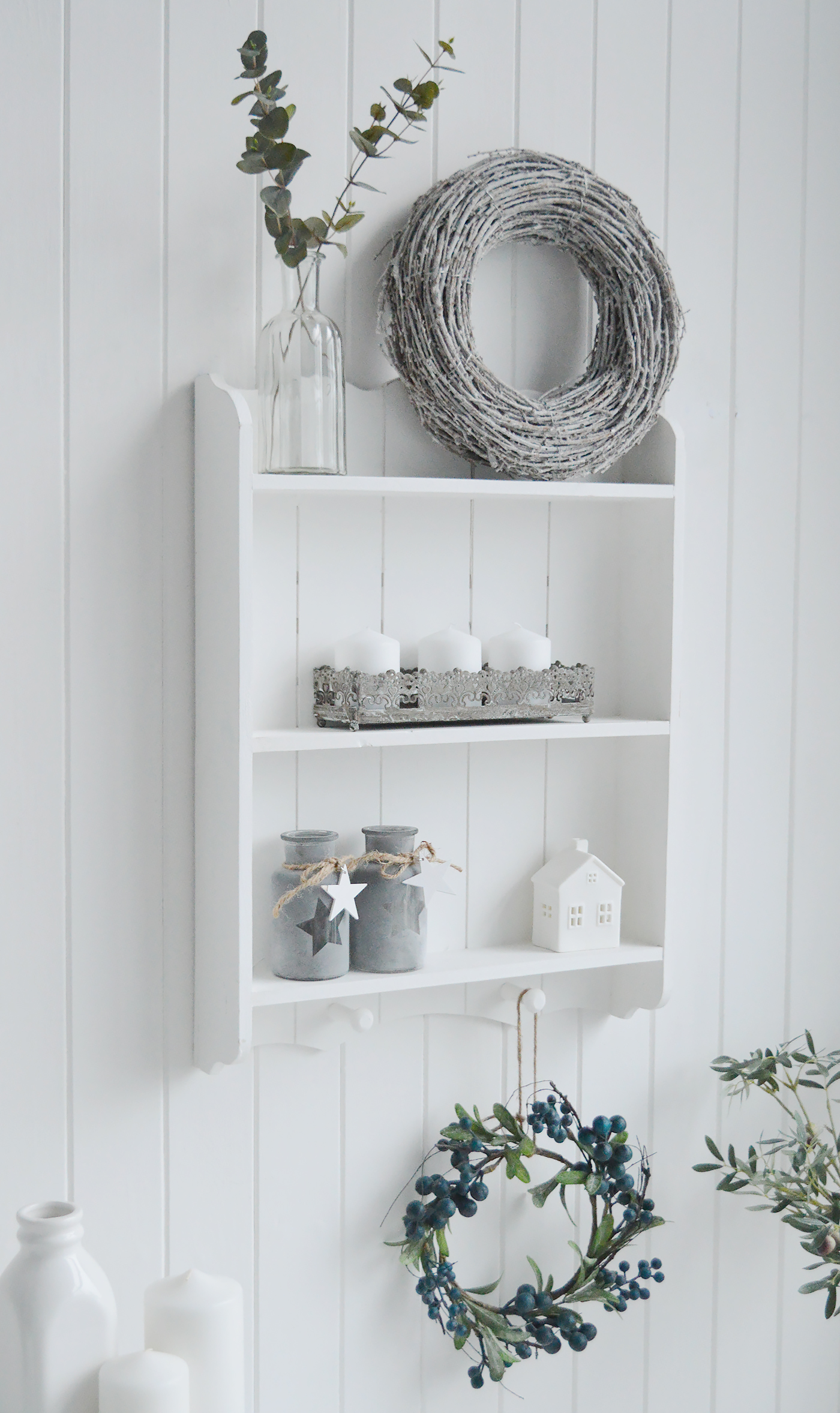 Provincetown white wall shelf with 2 shelves and pegs for New England,  coastal and country living room, hallway, bedroom and bathroom furniture from The White Lighthouse