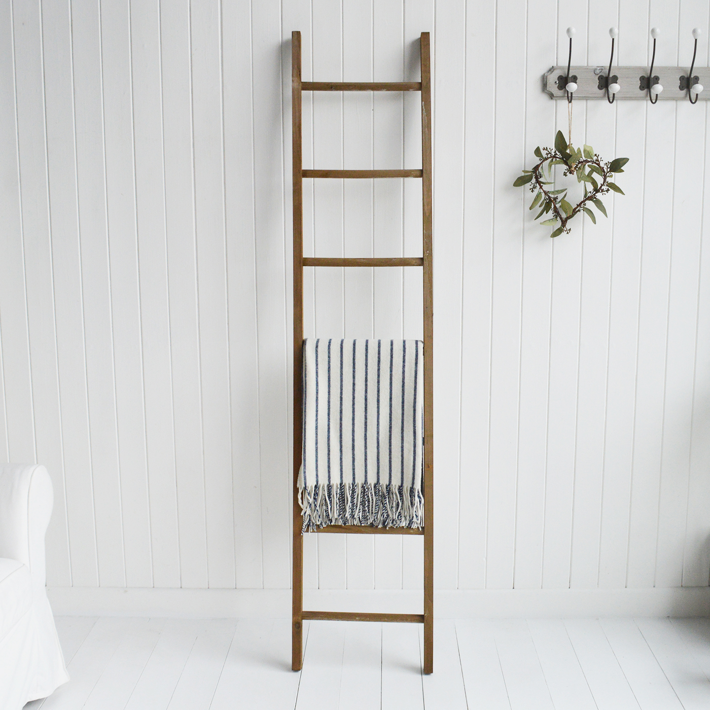Oxford Blanket Ladder with the Sudbury Wool Throw for New Enland country and coastal furniture