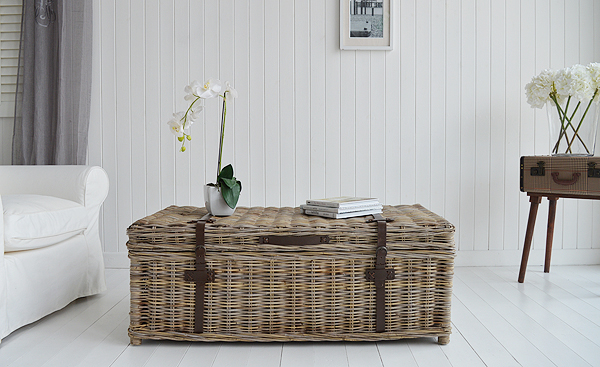 Seaside willow coffee table with storage in living room