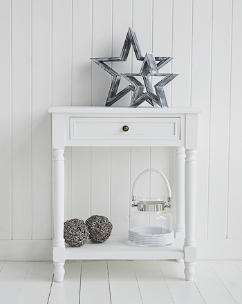 Grey and white stars on the white Cove side table