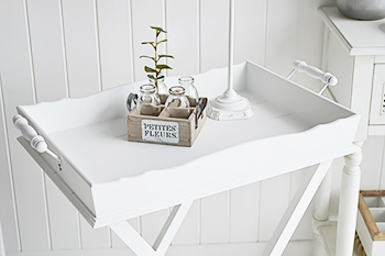 Cove Bay white folding tray table to furnish your living room