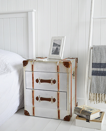 Manhattan vintage bedside table for bedroom furniture