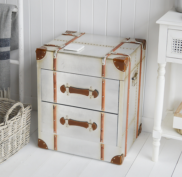 Manhattan silver chest of drawers in a vintage trunk style. Ideal storage for hallway furniture, bedside table or living room lamp side table