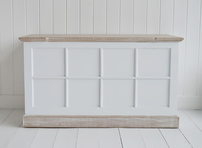 Vermont storage trunk for white furniture 
