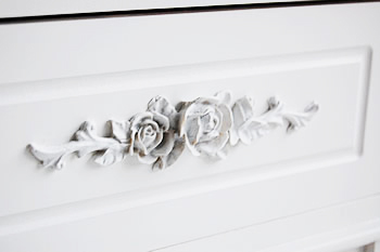 close image of Rose white handle