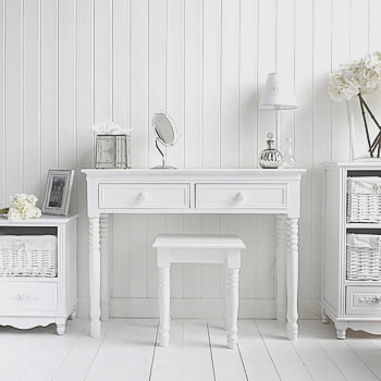 New England dressing table with drawers