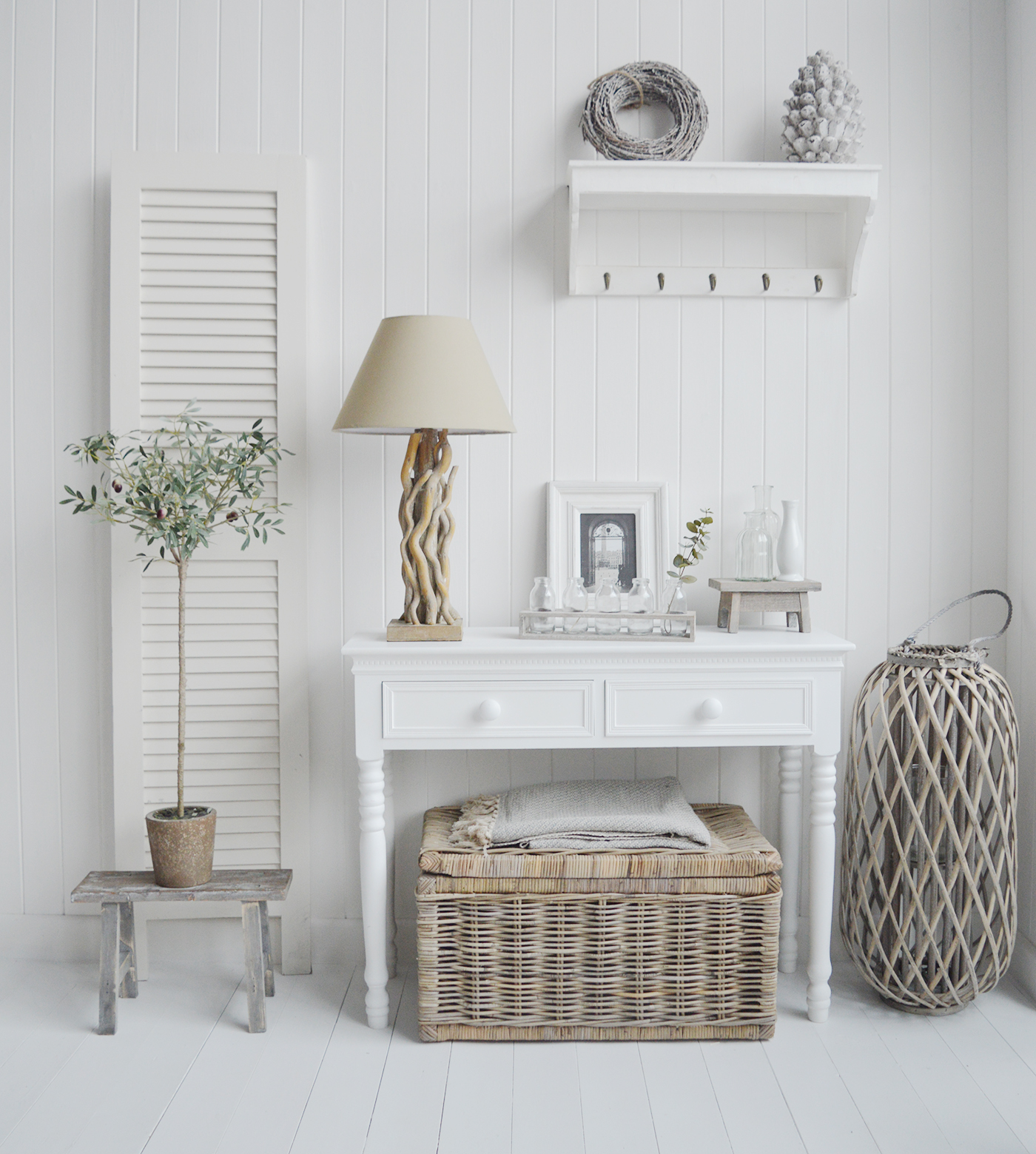 New England style country, coastal and farmhouse white hall furniture for UK