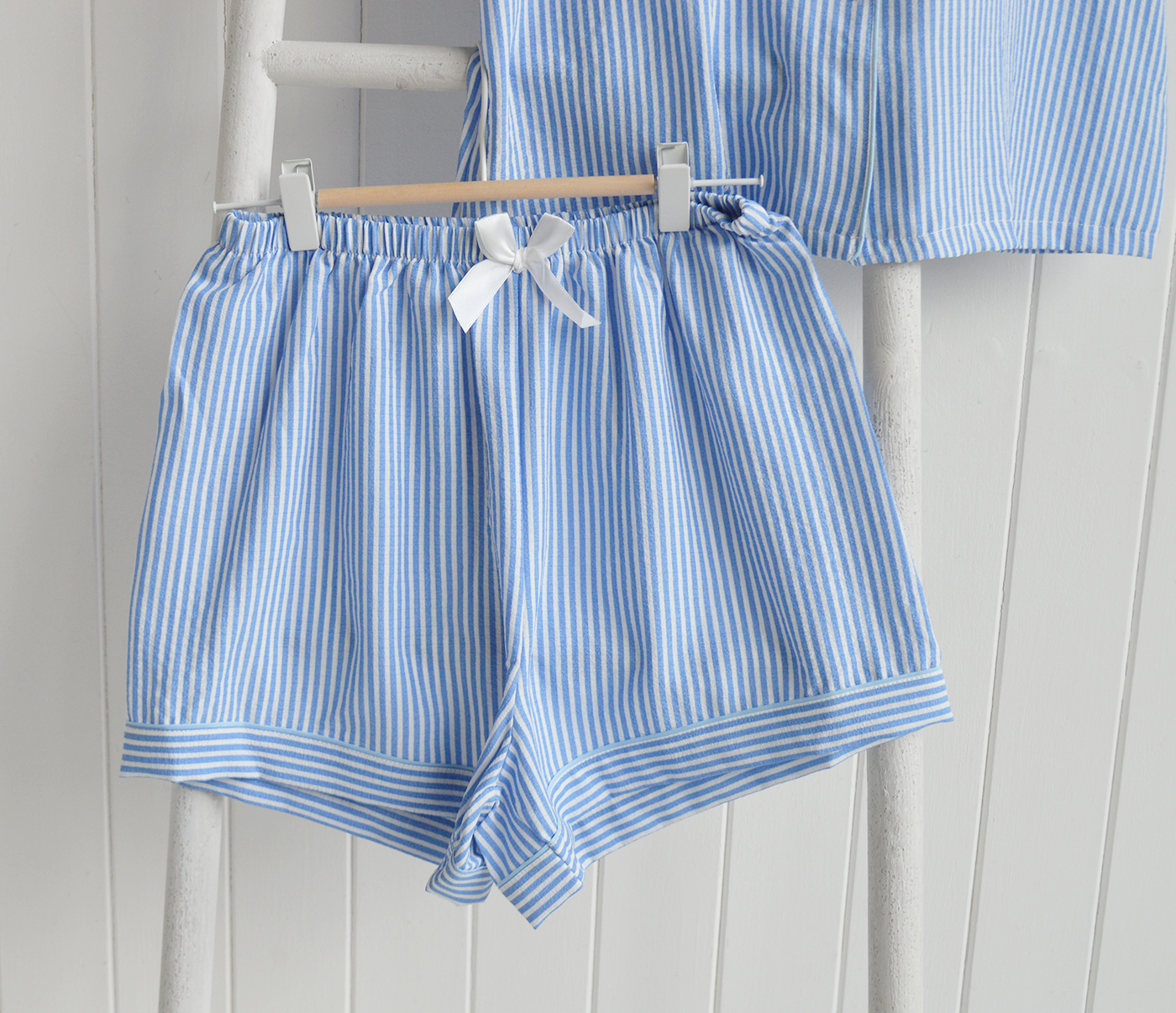 A beautiful choice for lovers of coastal living, these classic striped pyjamas add a fresh New England-inspired feel to your sleepwear collection.