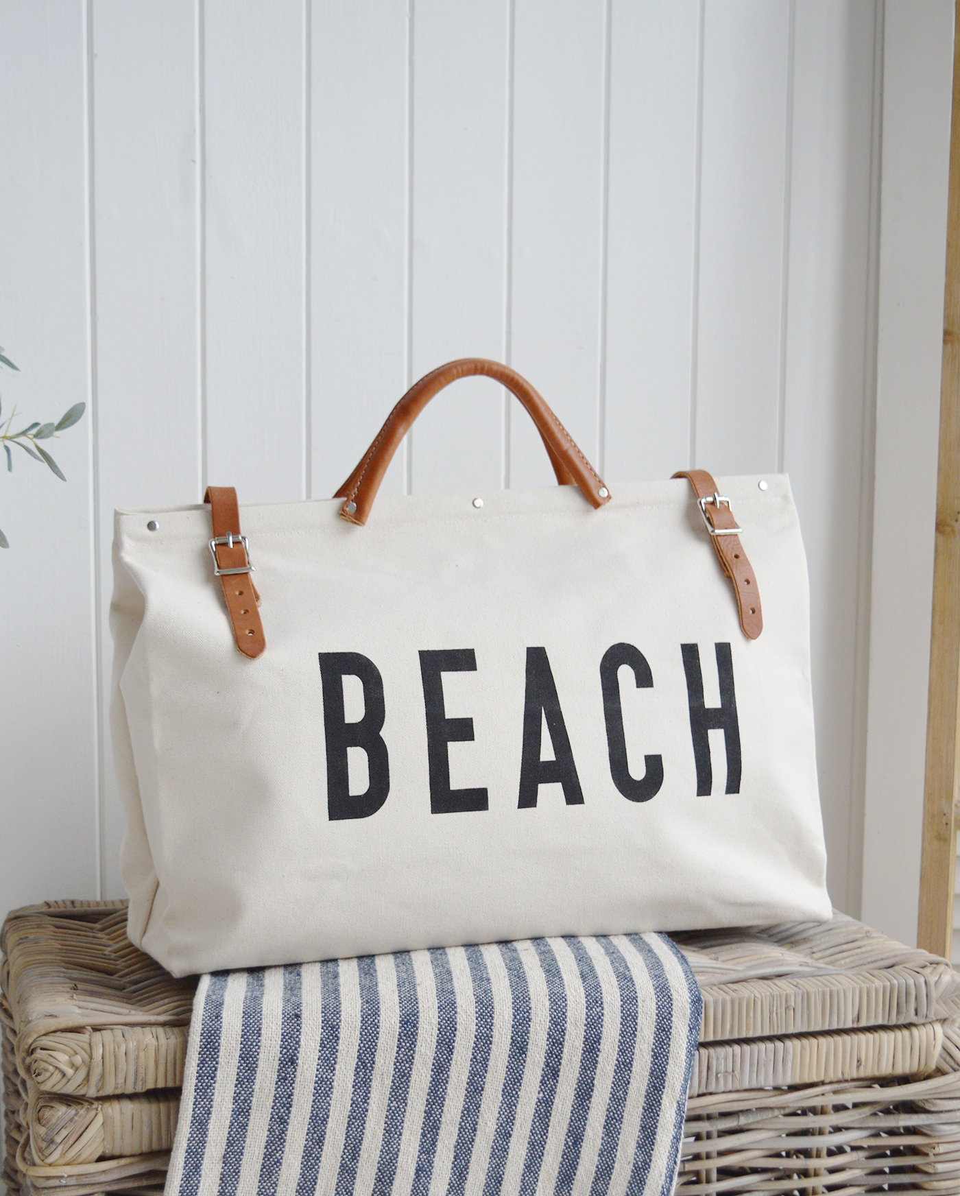 Nautical Coastal Furniture, lifestyle and accessories for the home. New England Lifestyle - Natural Beach Canvas Utility Bag