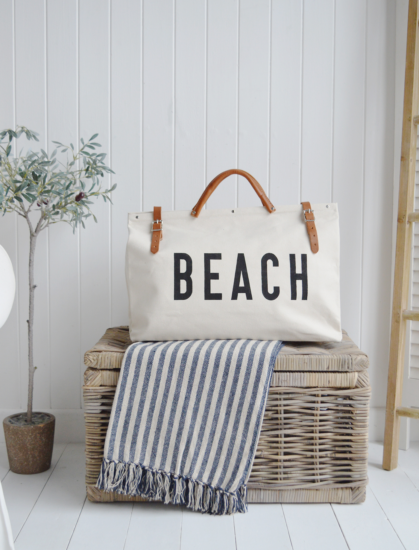 Nautical Coastal Furniture, lifestyle and accessories for the home. New England Lifestyle - Natural Beach Canvas Utility Bag