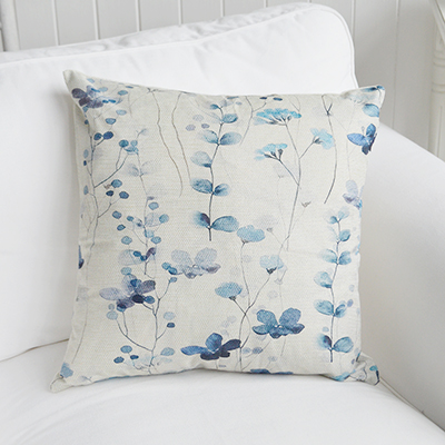 The Wildflower Bay Cushion Cover is the perfect choice for anyone looking to style their home with elegant blue cushions and coastal charm. Featuring a delicate botanical print, this beautifully designed cushion brings a soft and relaxing feel to coastal interiors.