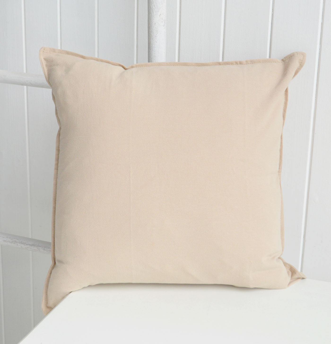 The Ridgefield cushion cover blends soft neutral tones with timeless simplicity, bringing an elegant layered look to coastal interiors, Hamptons homes and relaxed New England living spaces.