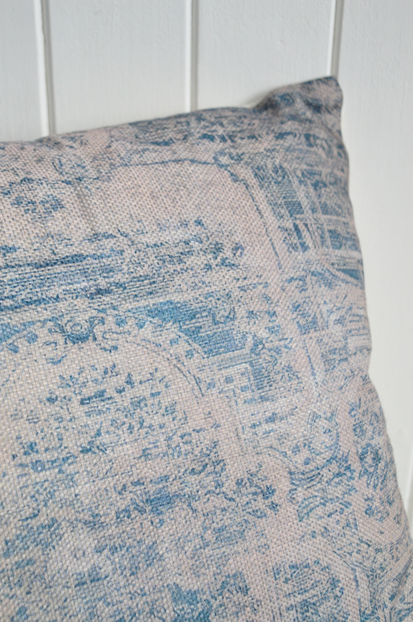     The Wainscott Cushion Cover brings relaxed coastal elegance to your home, pairing beautifully with navy tones, natural textures and luxury cushions for timeless coastal styling.