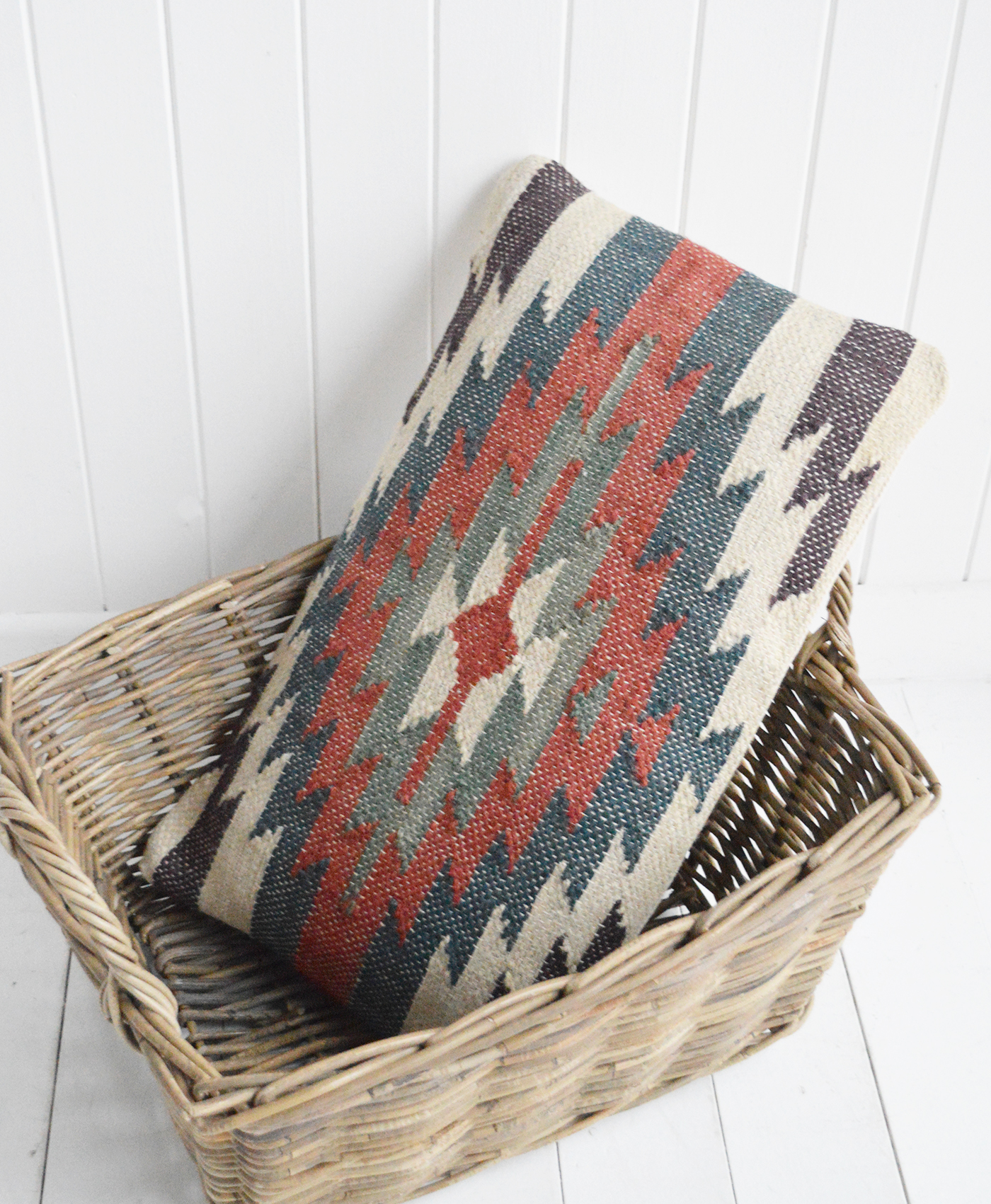 Layer the Redwood Ridge Cushion with soft linens and whites for a calm, balanced look.	Its earthy tones make it ideal for grounding light, airy spaces without dominating the scheme