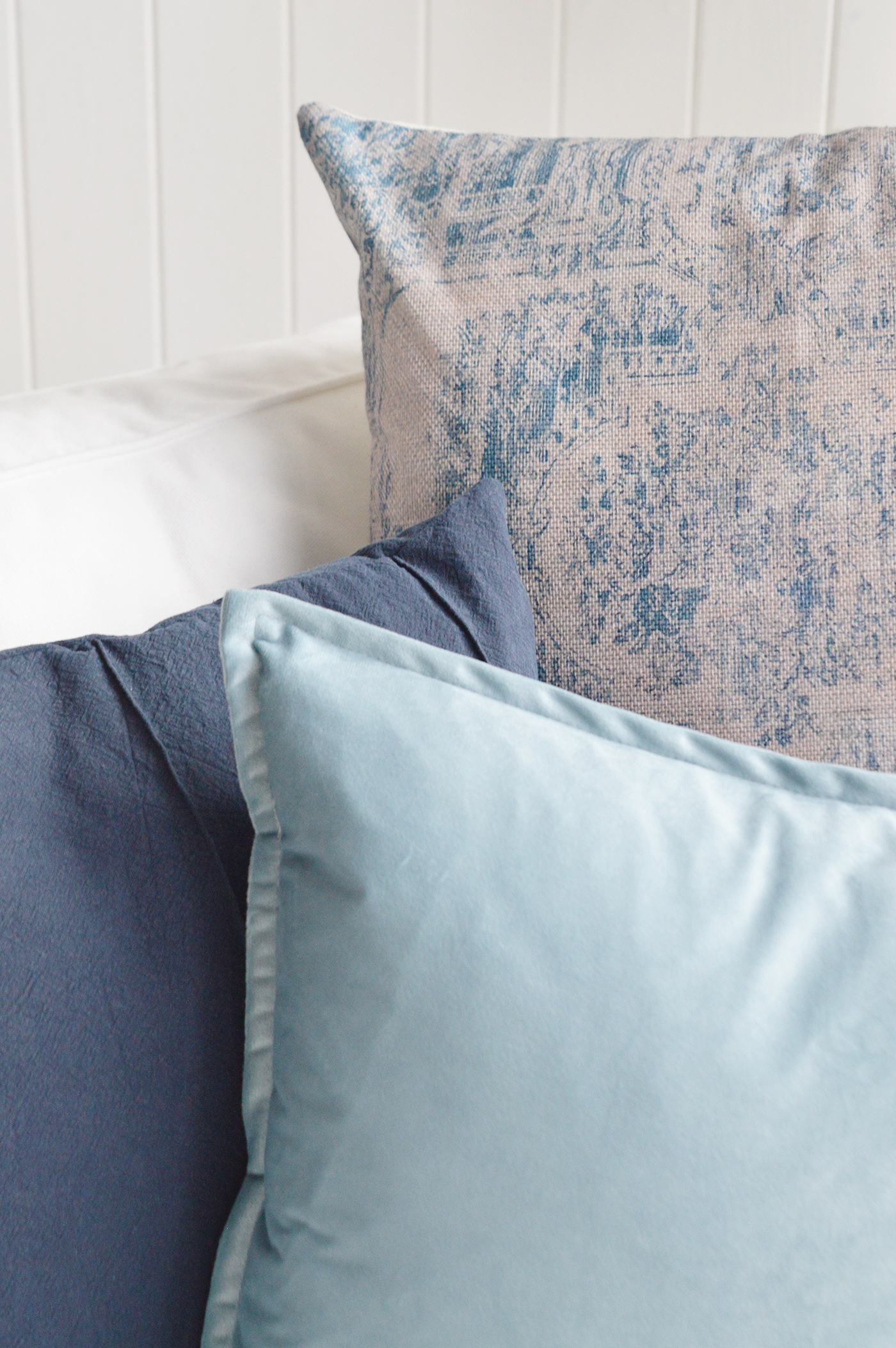 Perfect for layered cushion arrangements, the Belmont combines effortlessly with coastal, cottage and modern country interiors.