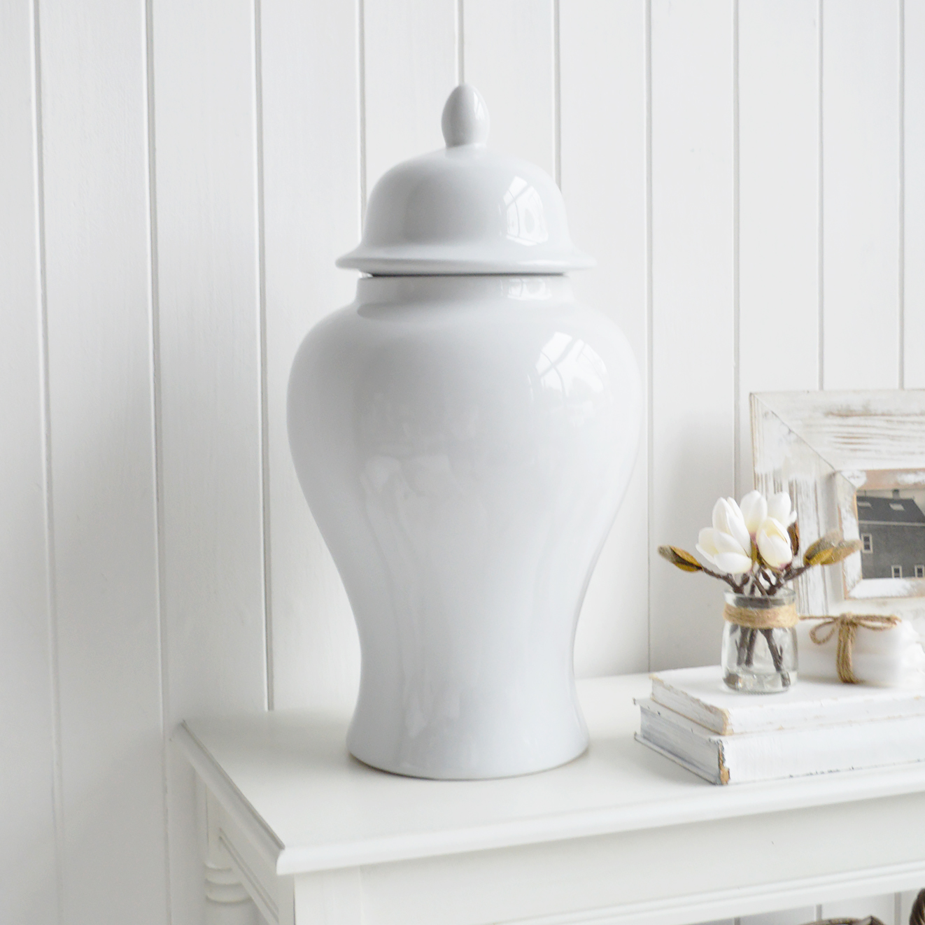 Designed to complement every corner, the Porter Jar embodies the calm and simplicity of coastal living.