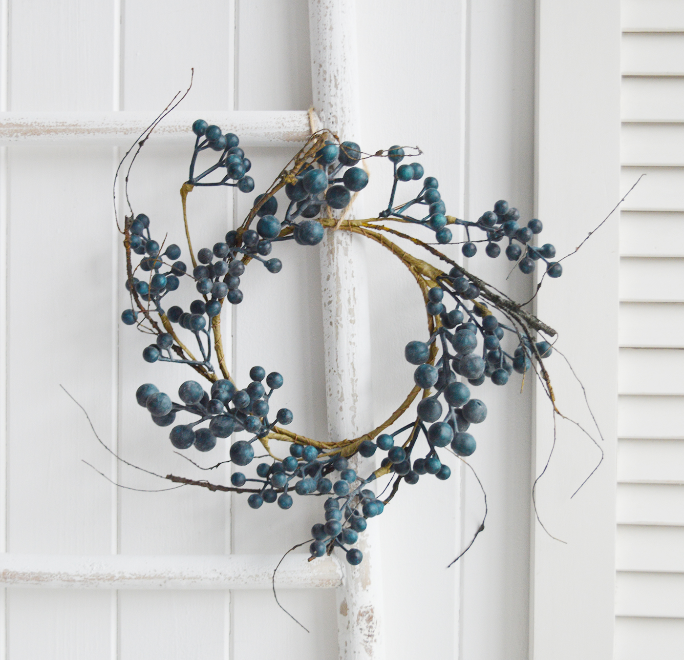 Artificial branches, greenery, fruits and flowers to decorate your New England styled interior. Ideal for all modern country, farmhouse and coastal homes - Buleberry Wreath