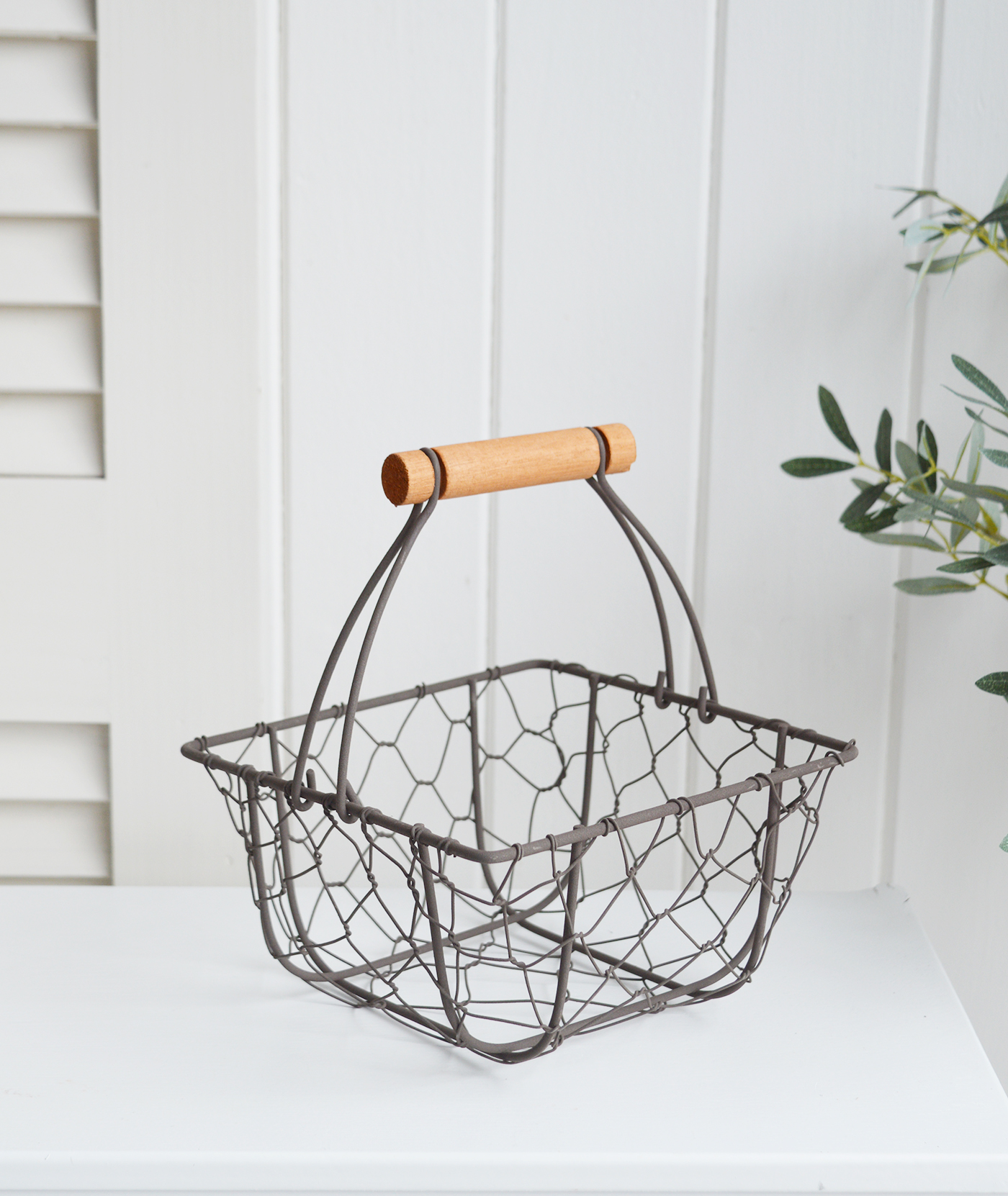 Bridgehampton wire baskets, available in 2 sizes from The White Lighthouse Furniture and Home Interiors for New England, country, coastal and city homes for hallway, living room, bedroom and bathroom
