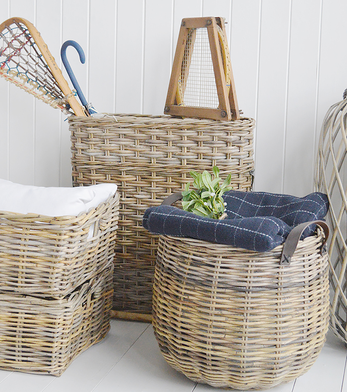 Storage baskets in willow and grey
