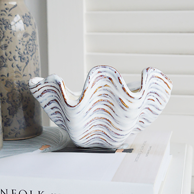 Elegant Coastal interior accessories, a ceramic clam for console table styling in Hamptons BeachHouse homes 