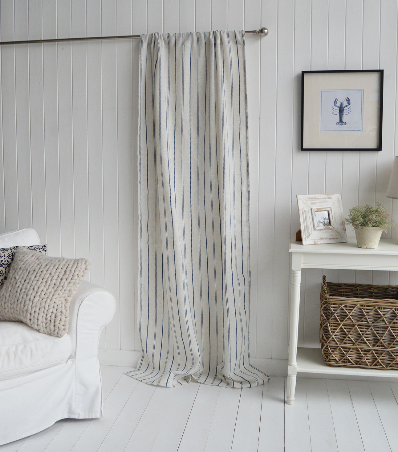 With a soft neutral base and refined blue stripes, the Bluehaven Curtain enhances coastal interiors by adding subtle depth and a timeless seaside character.
