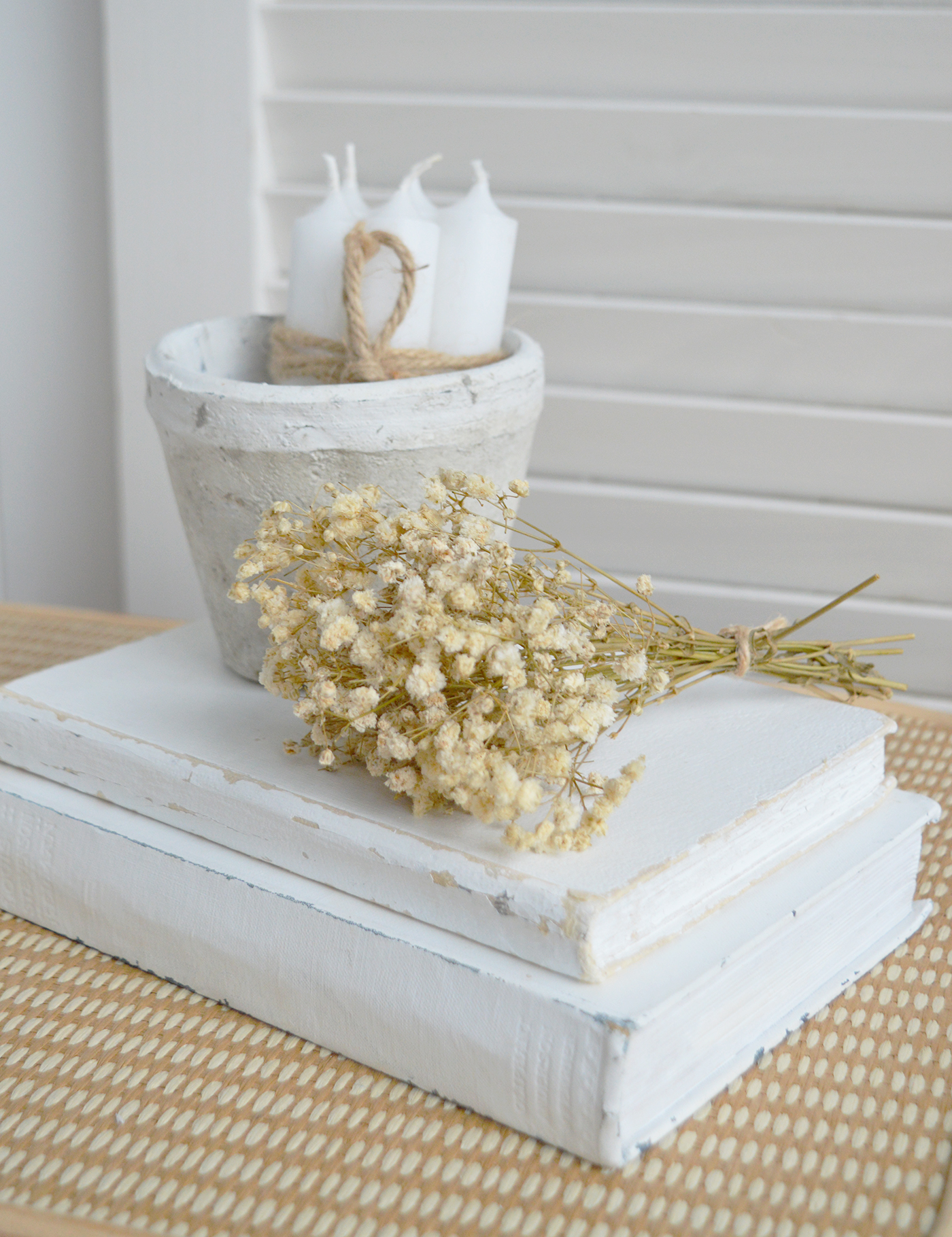 Style this dried flower bundle in a jug, vase, or laid on books for effortless charm.