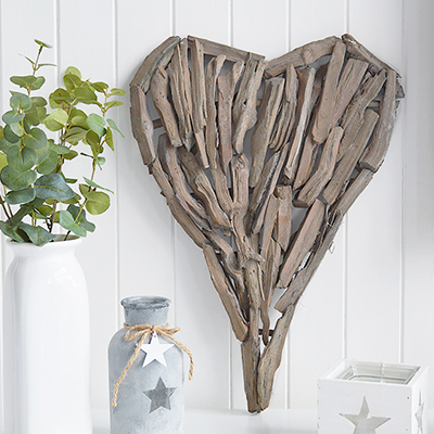 Driftwood grey heart decor