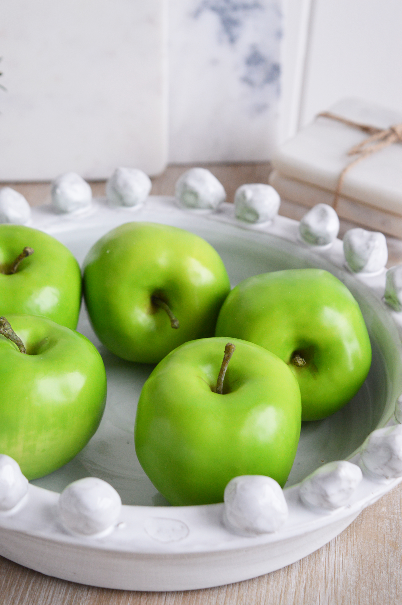Add a touch of colour to your home with our beautiful, truly lifelike, Granny Smith apples.

Add to a fruit bowl or glass jar for a gorgeous display on your counter top or dining table, perfect to compleme

