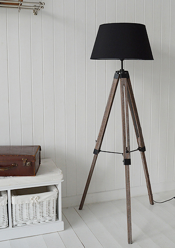Tripod floor standing lamp