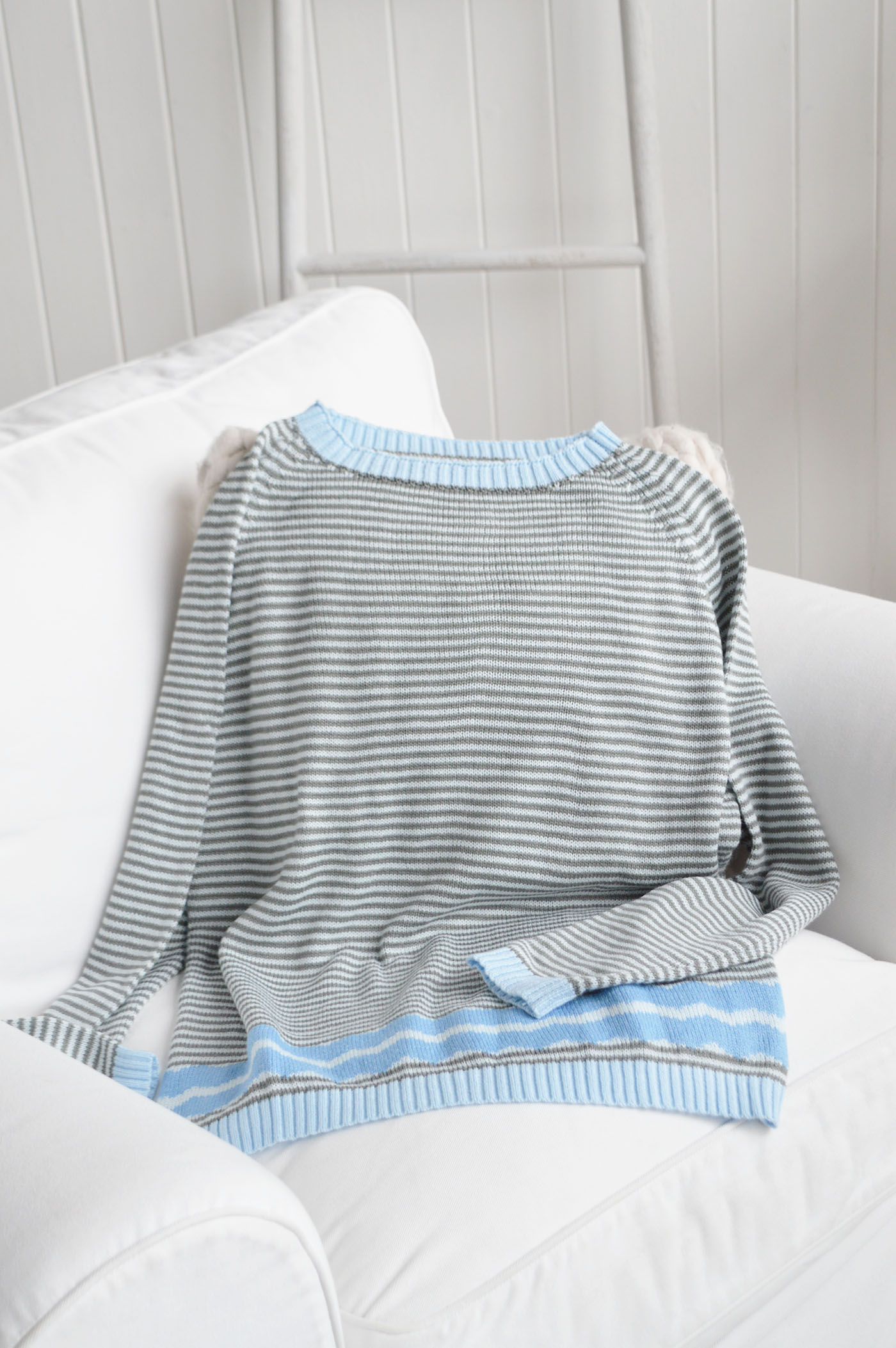 Relaxed fit knit jumper capturing the calm of New England living and refined coastal lifestyle style.