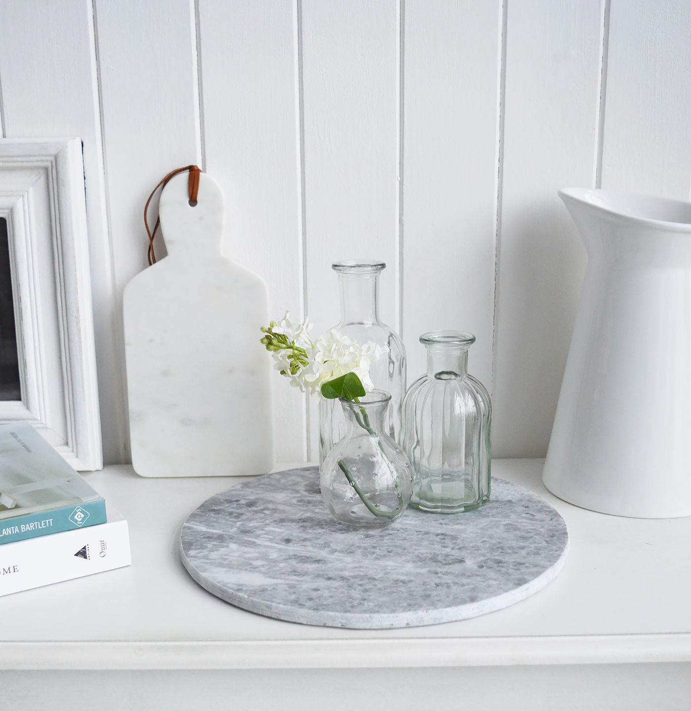 Grey & White marble Round Tray Chopping Board- New England style White Home Accessories for country, coastal and city homes and interiors