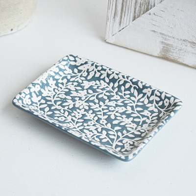Perfect for Hamptons, coastal and Beach House interiors, these trinket dishes are ideal for holding rings, earrings, keys or other small treasures.