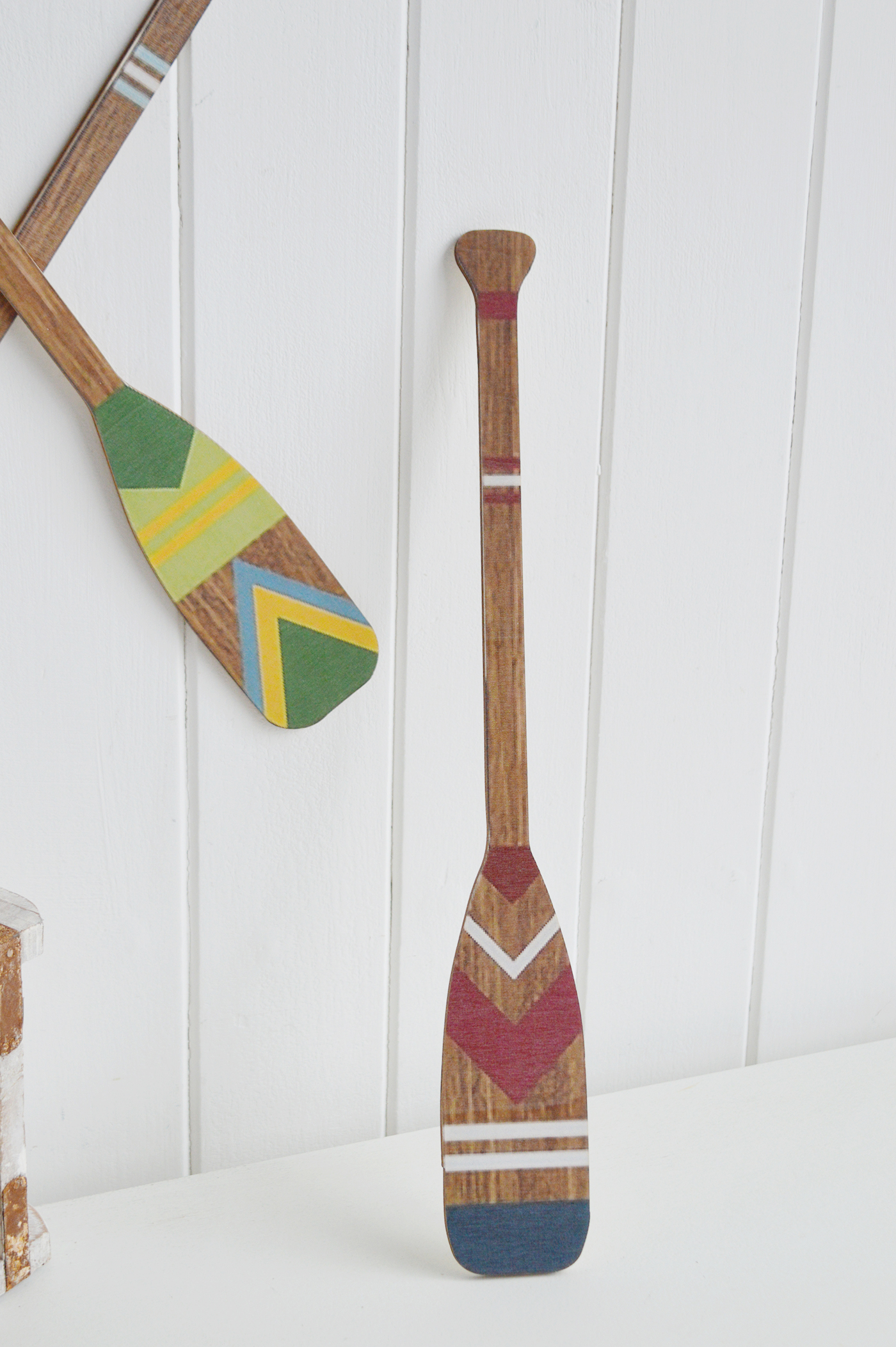 Perfect for coastal home decor, these decorative paddles add a relaxed New England feel to any living space.