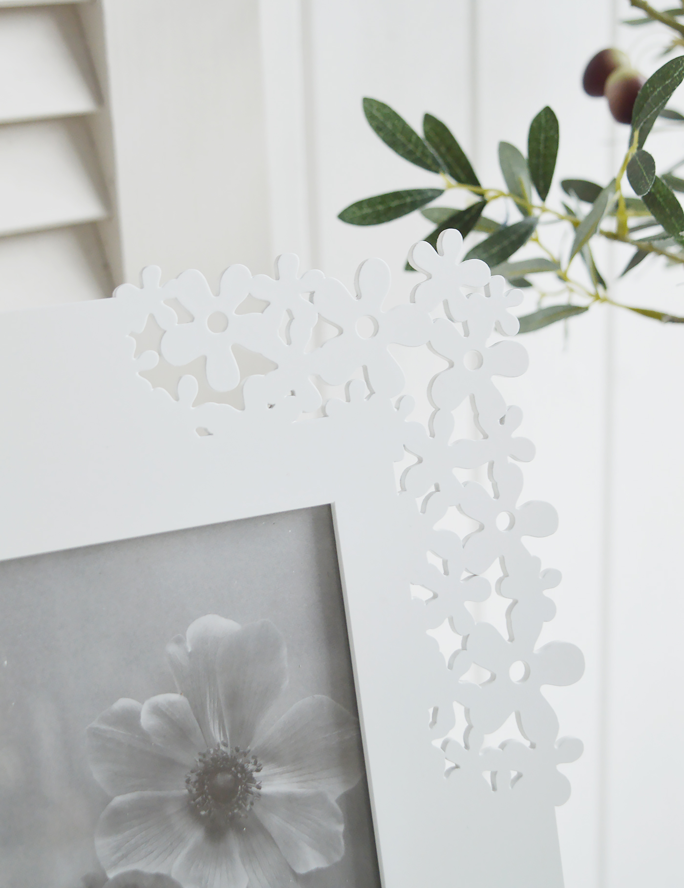 White Wooden Photo Frames - New England Coastal, Farmhouse, City and Country Furniture Homes and Interiors - Flower photo frame