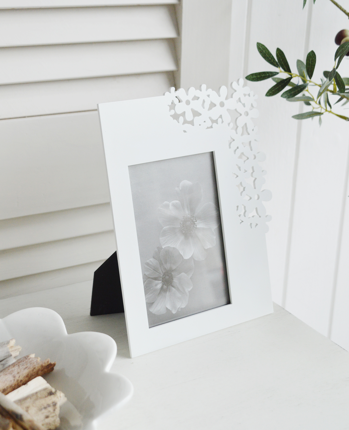 White Wooden Photo Frames - New England Coastal, Farmhouse, City and Country Furniture Homes and Interiors - Flower photo frame