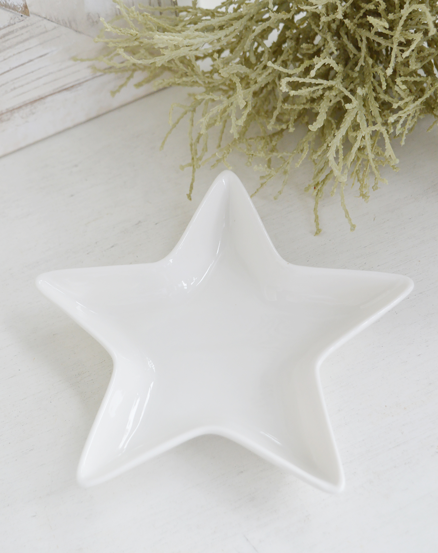 White ceramic star plate for New England styling and white interiors