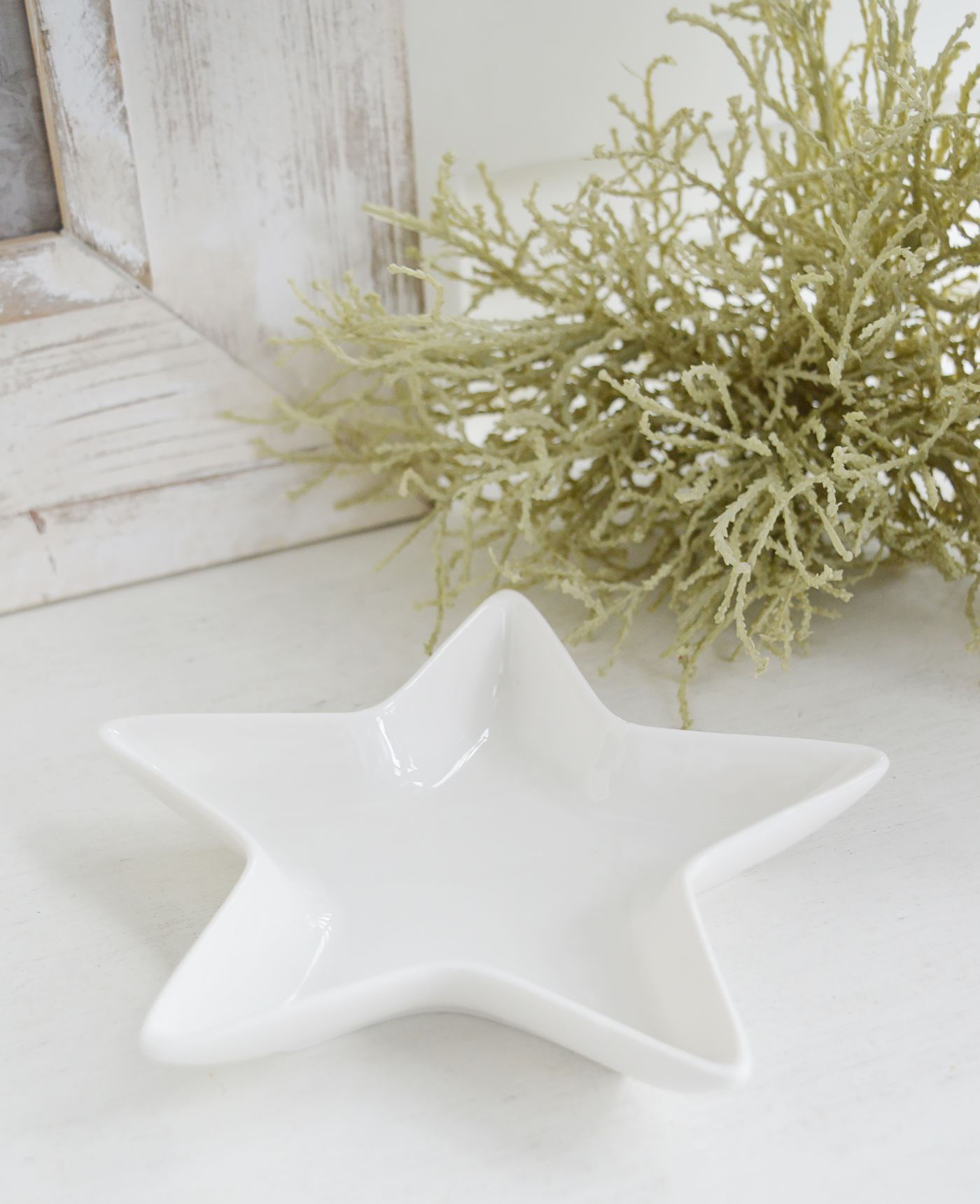 White ceramic star plate for New England styling and white interiors