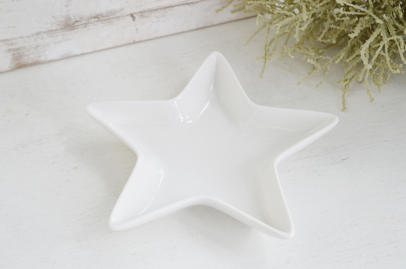 White ceramic star plate for New England styling and white interiors