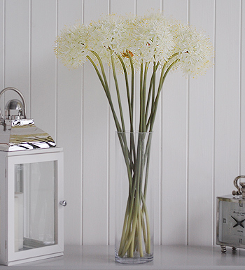 Shows bunch of artificial White Allium Superb