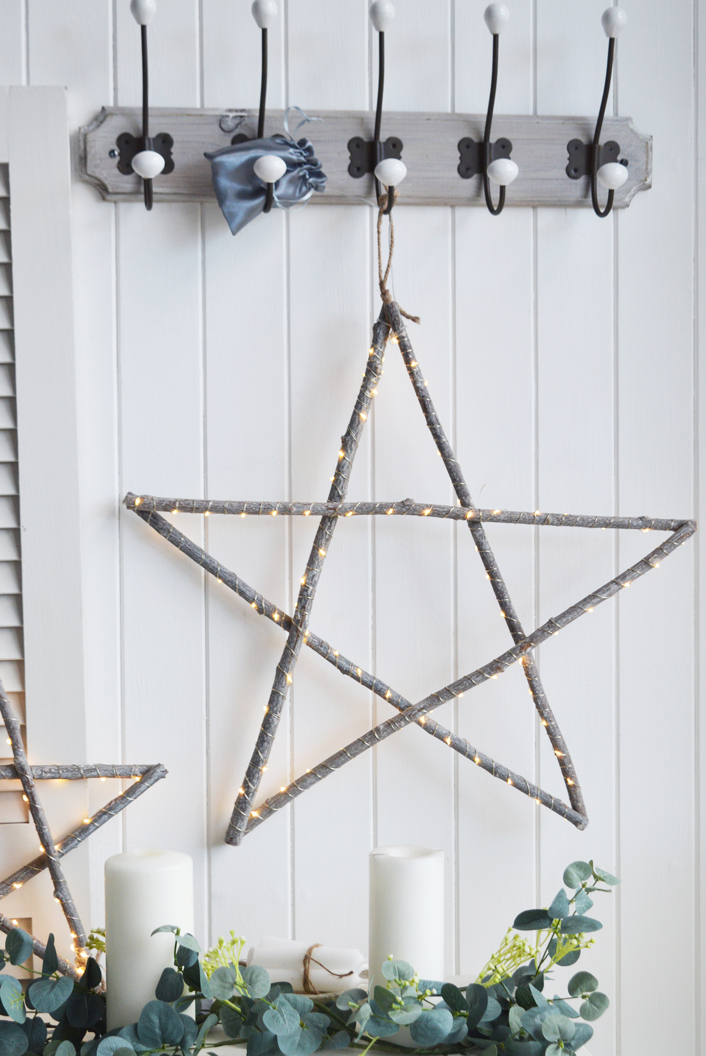 The White Lighthouse. White Furniture, New England country, coastal and city home interiors - LED llarge light up star