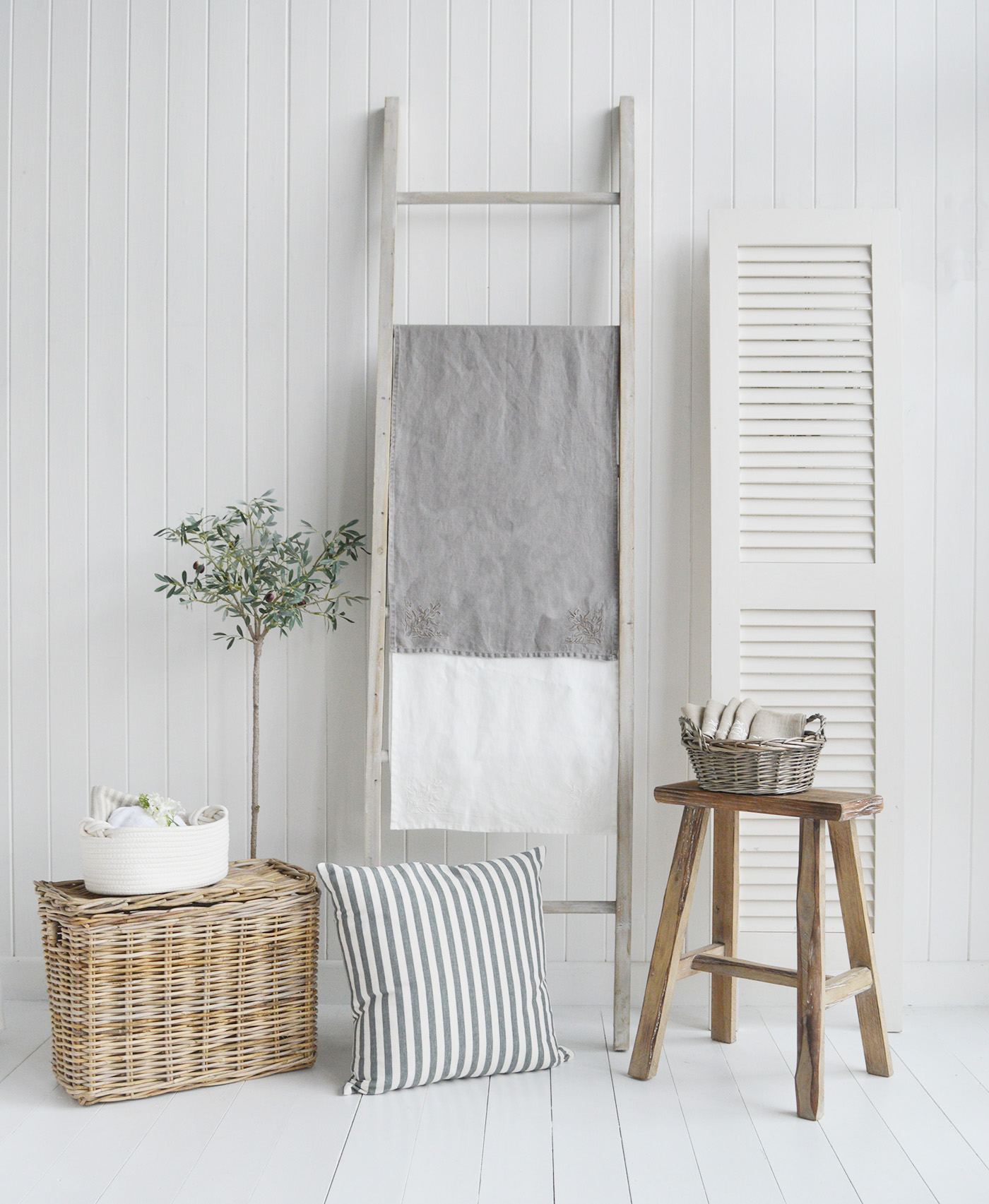 Grey and white linen table runners