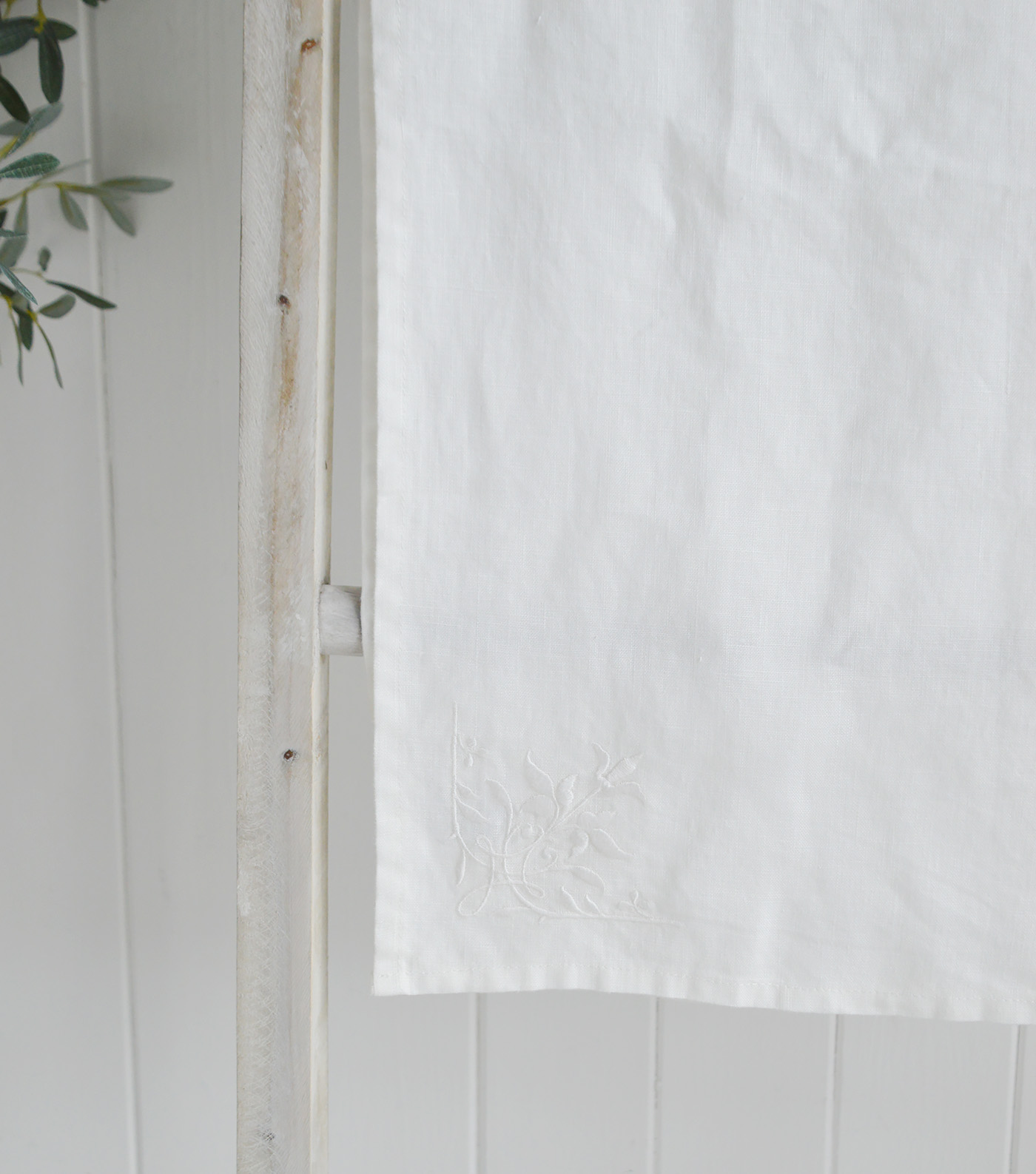 Grey and white linen table runners