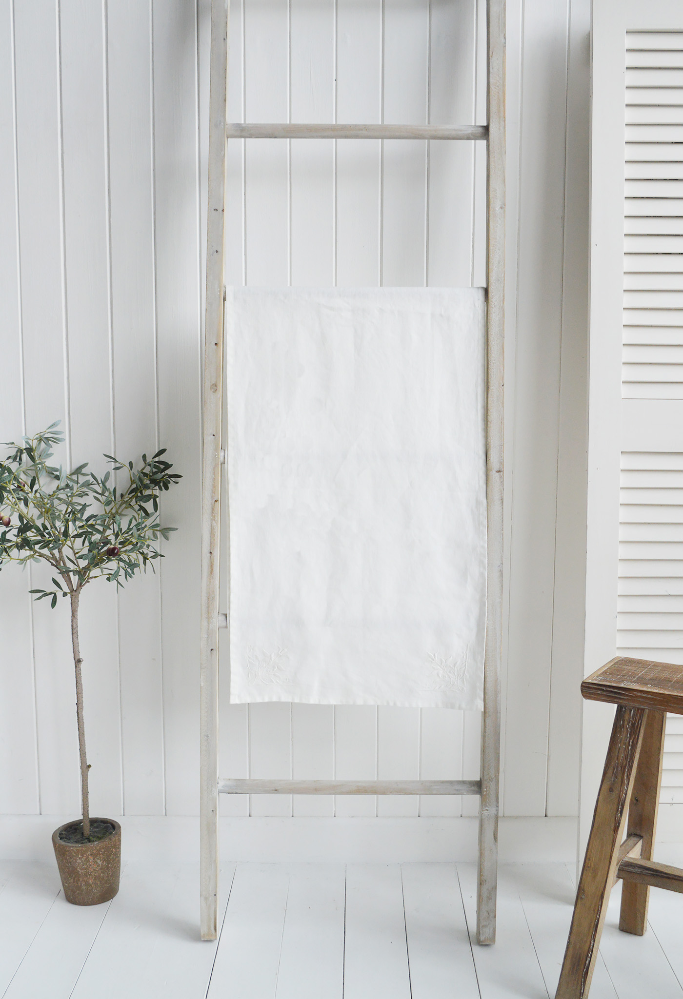 Grey and white linen table runners