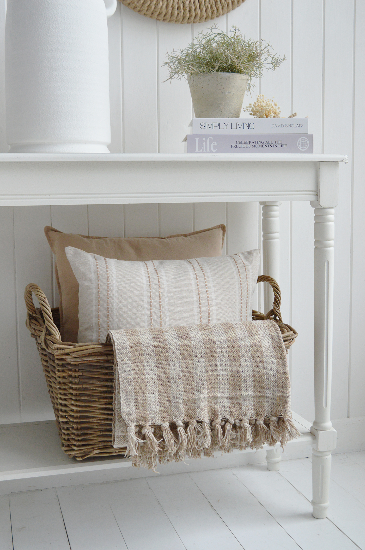 This timeless neutral throw is perfect for layering over sofas, armchairs or beds to create a relaxed Hamptons or New England coastal look.
