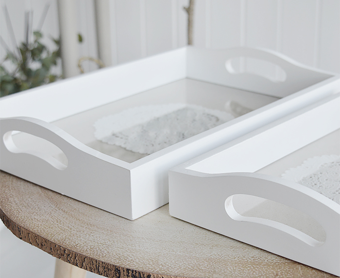 Set of 2 white trays for home interiors