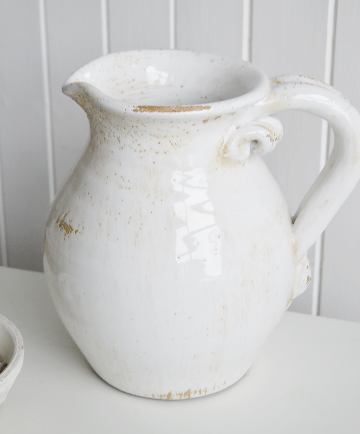 With its classic shape and whitewashed tones, this jug blends beautifully into relaxed coastal interiors.